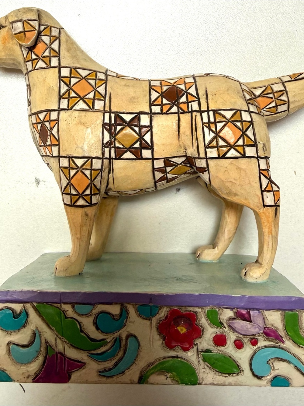 Jim Shore Cream and Black 'Ingot' Golden Retriever Label Plaque